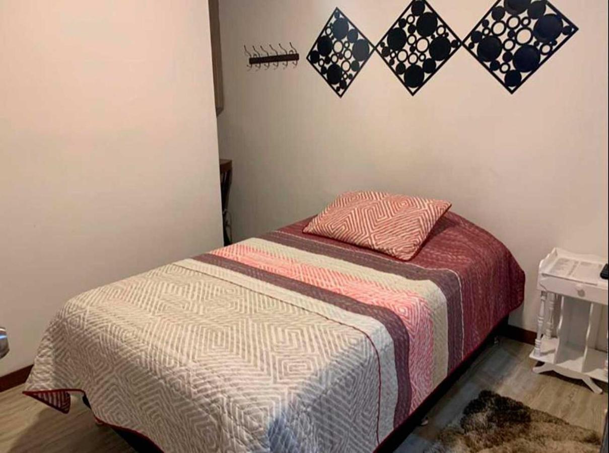 Hotel Alcatraz Yarumal Bilik gambar