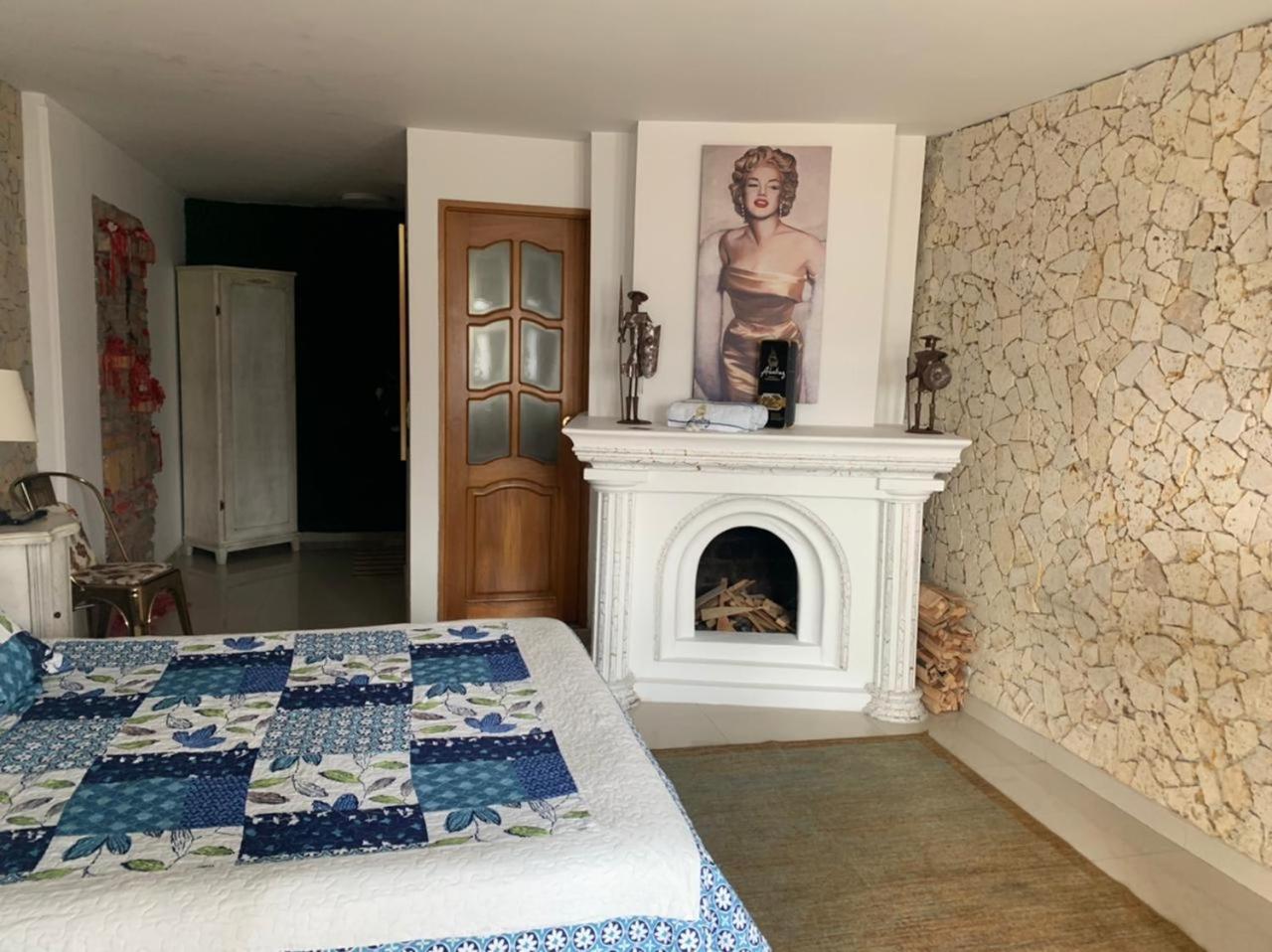 Hotel Alcatraz Yarumal Bilik gambar
